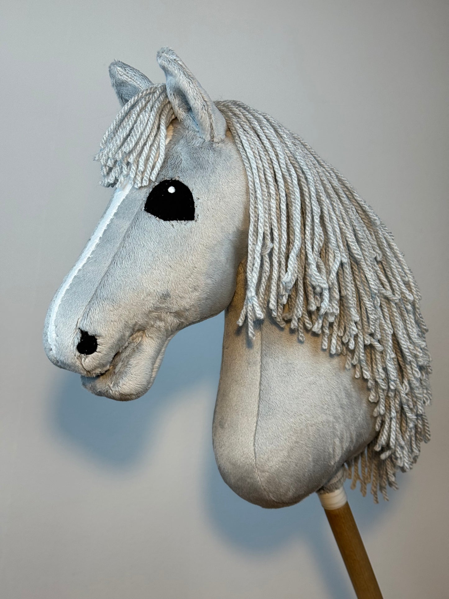 Hobby Horse A4 gray with white blaze realistic