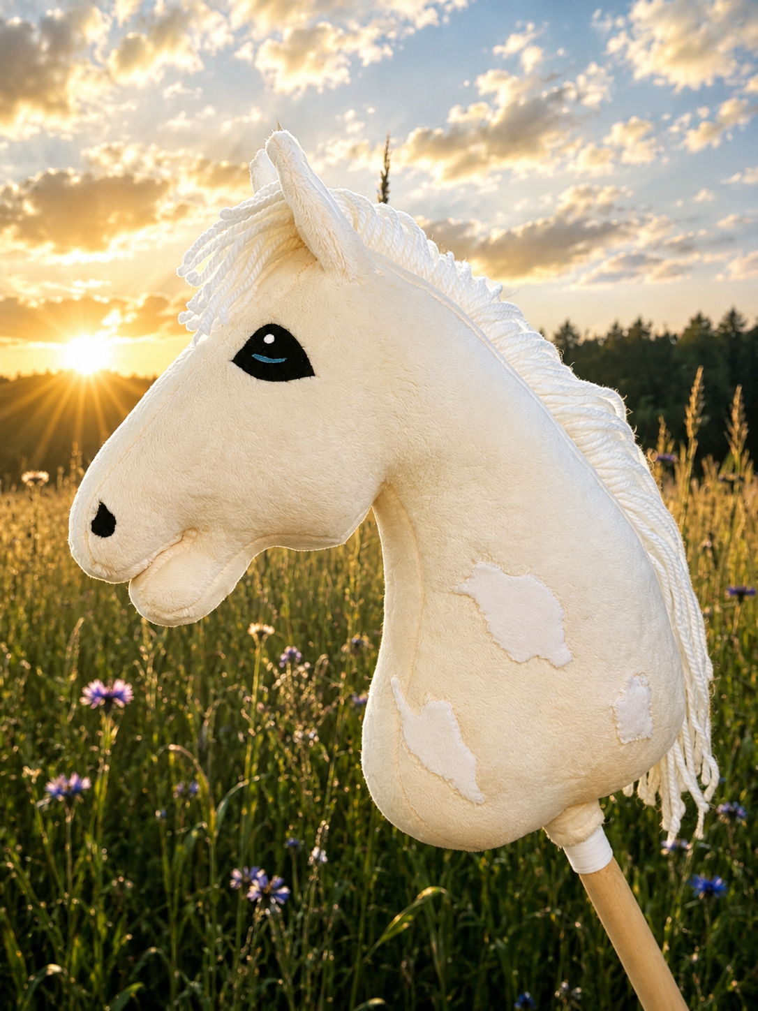 Palomino Tobiano Steckenpferd mit Flecken. Realistisch. Erhältlich in den Größen A3, A4 und A5.