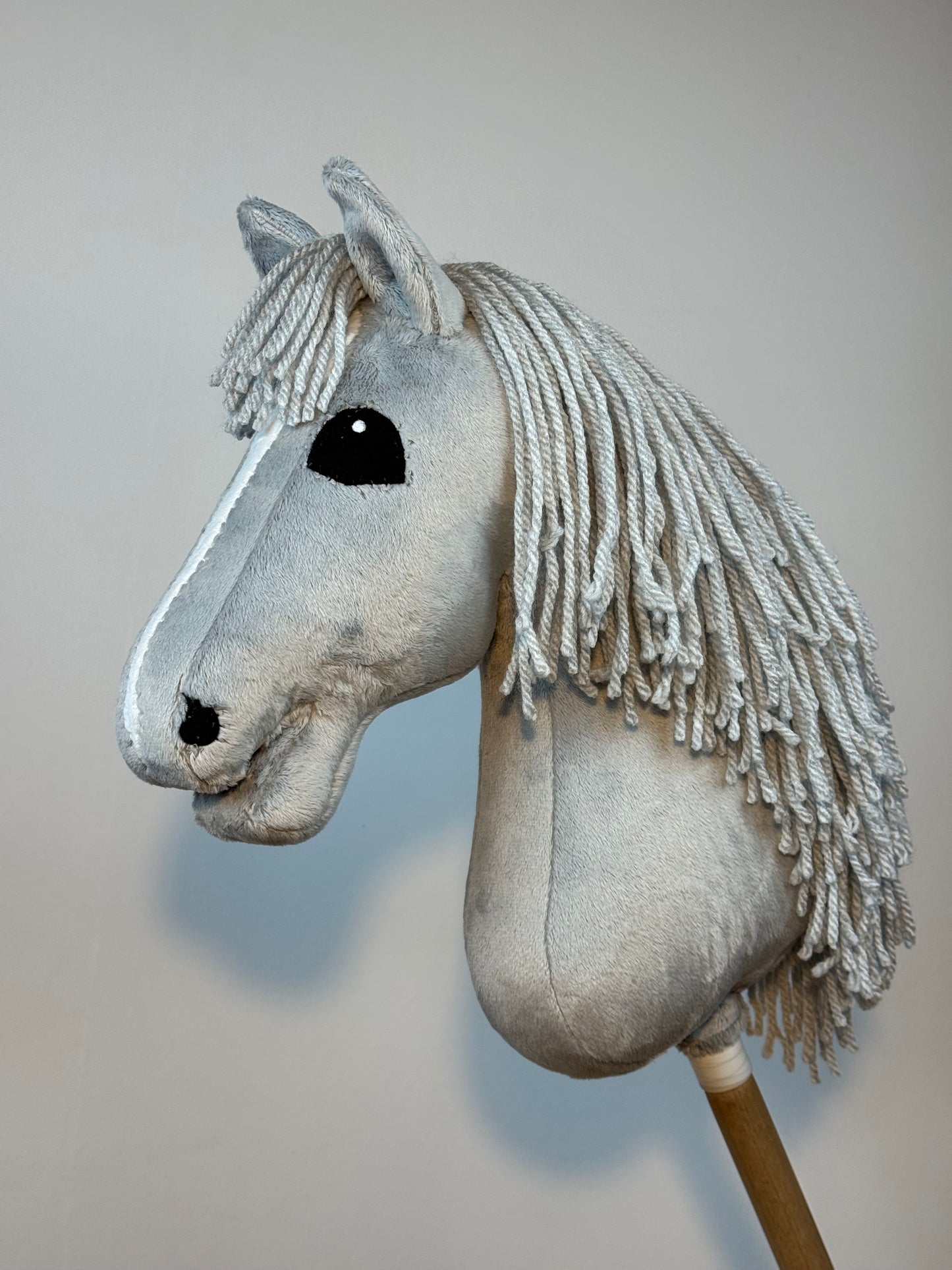 Hobby Horse A4 gray with white blaze realistic