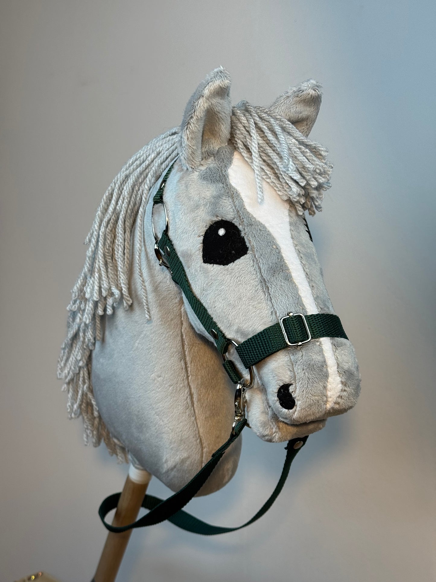 Hobby Horse A4 gray with white blaze realistic