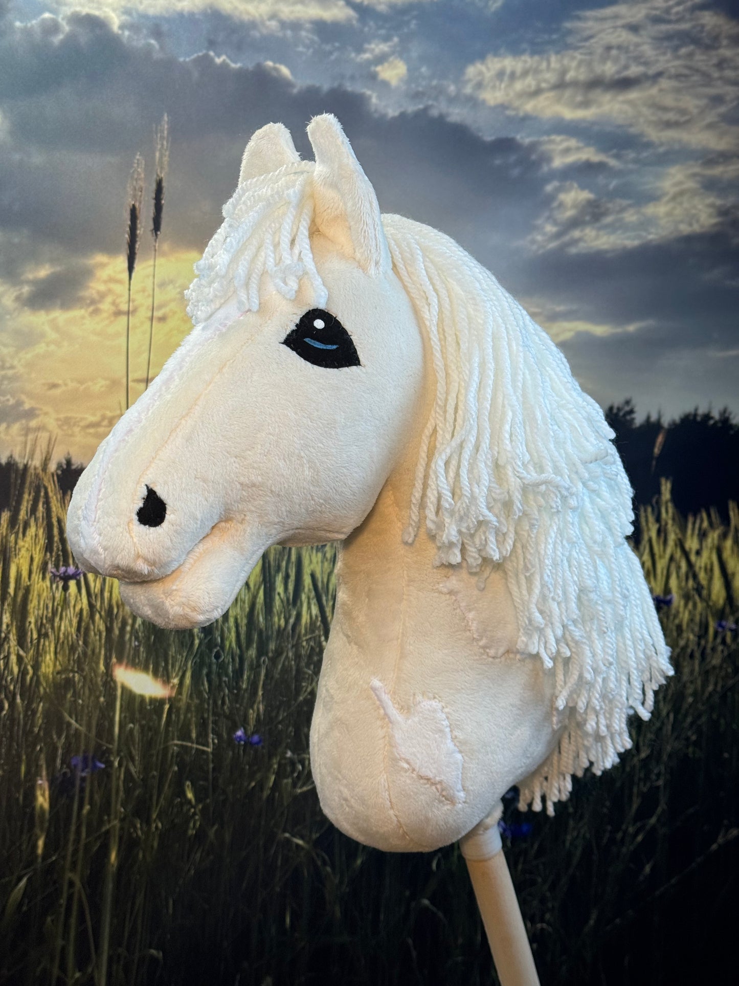 Palomino Tobiano Steckenpferd mit Flecken. Realistisch. Erhältlich in den Größen A3, A4 und A5.