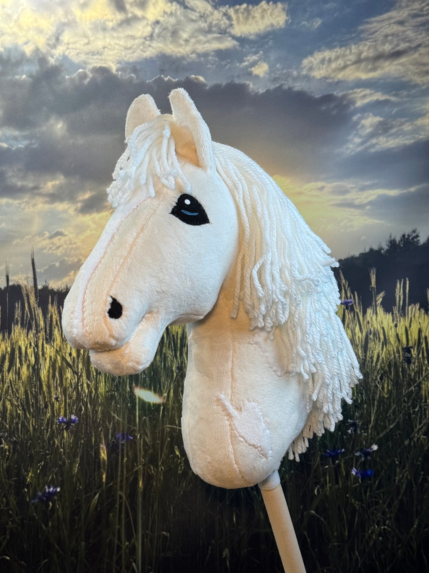 Palomino Tobiano Steckenpferd mit Flecken. Realistisch. Erhältlich in den Größen A3, A4 und A5.